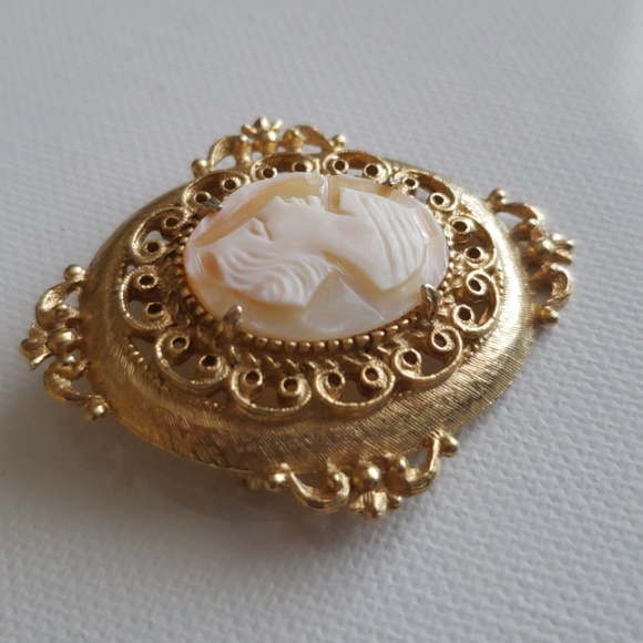 FLORENZA Vintage Cameo Brooch - Picture 3 of 7